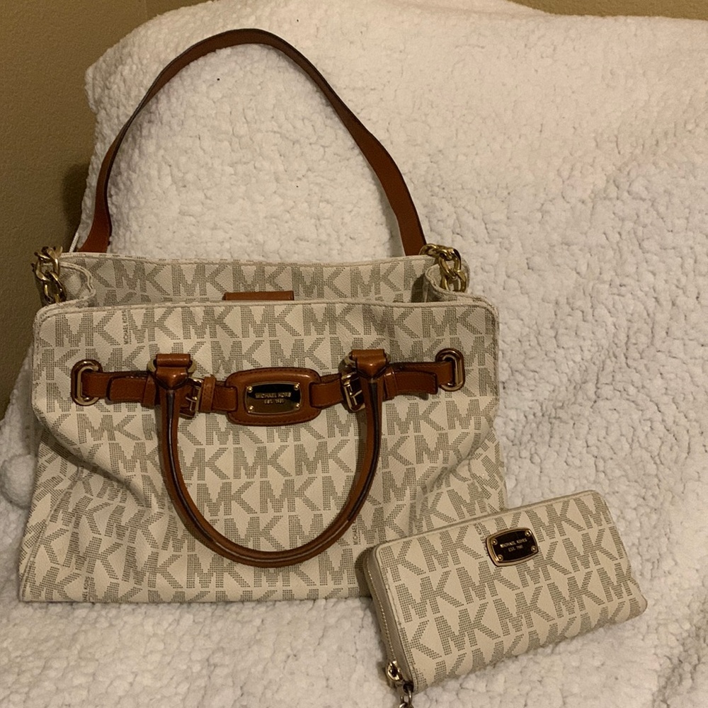 Mk creme purse with matching wallet